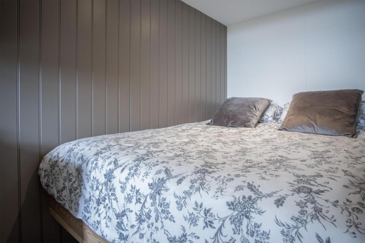 Cabin In The Woods - 1 Bedroom Lodge - Kilgetty Stepaside  외부 사진