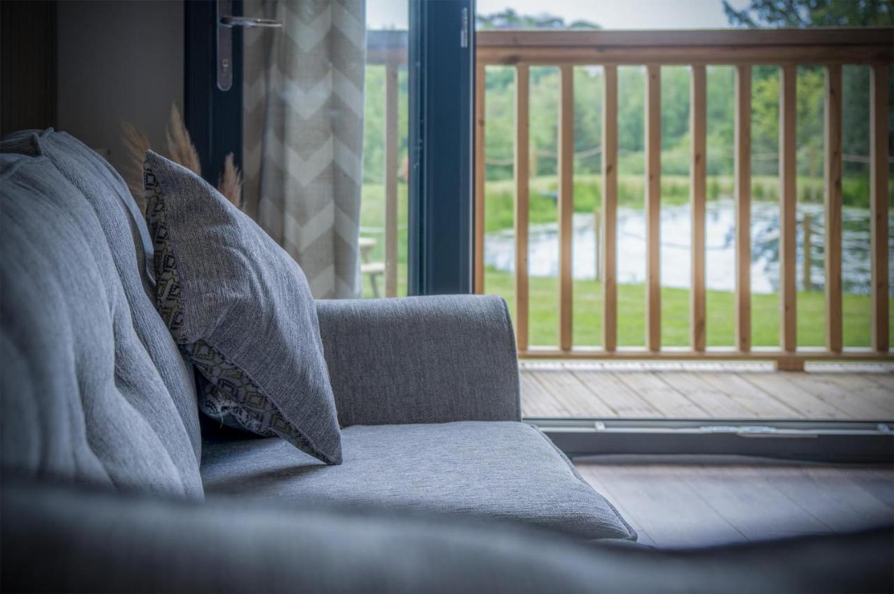 Cabin In The Woods - 1 Bedroom Lodge - Kilgetty Stepaside  외부 사진